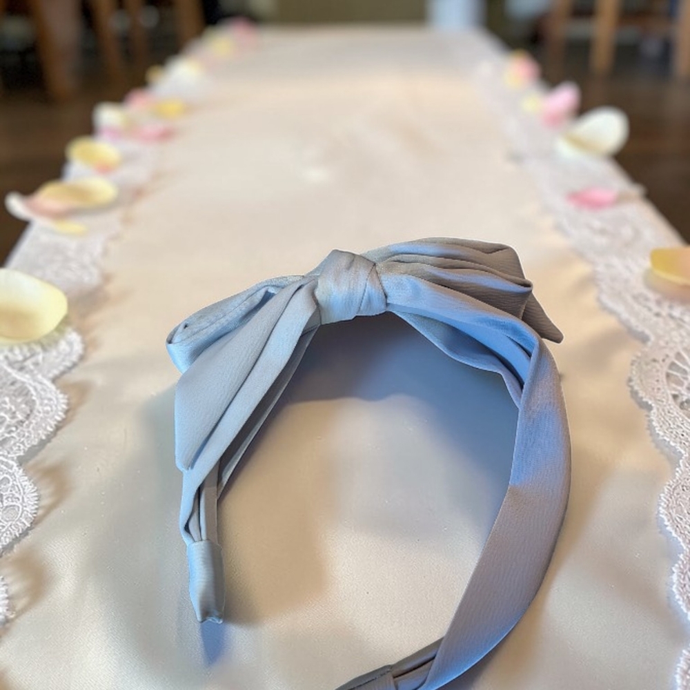 6 NWT Knot Bow Headband in Light Blue - Picture 2 of 7